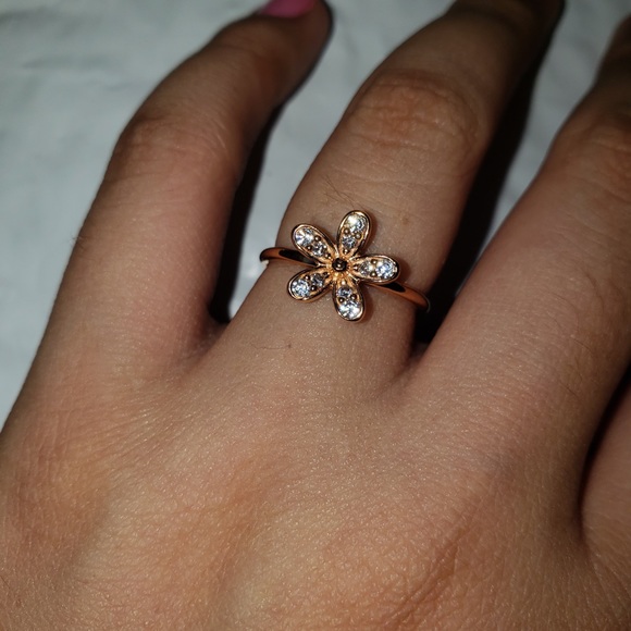 Pandora Dazzling Daisy Rose Gold Ring (US 4.5/48) - Picture 2 of 4